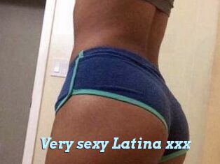 Very_sexy_Latina_xxx